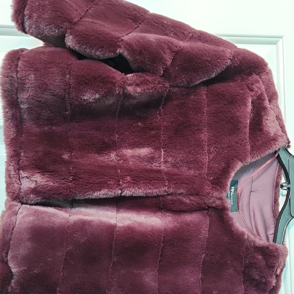Plush Faux Fur Stole in Rich Eggplant